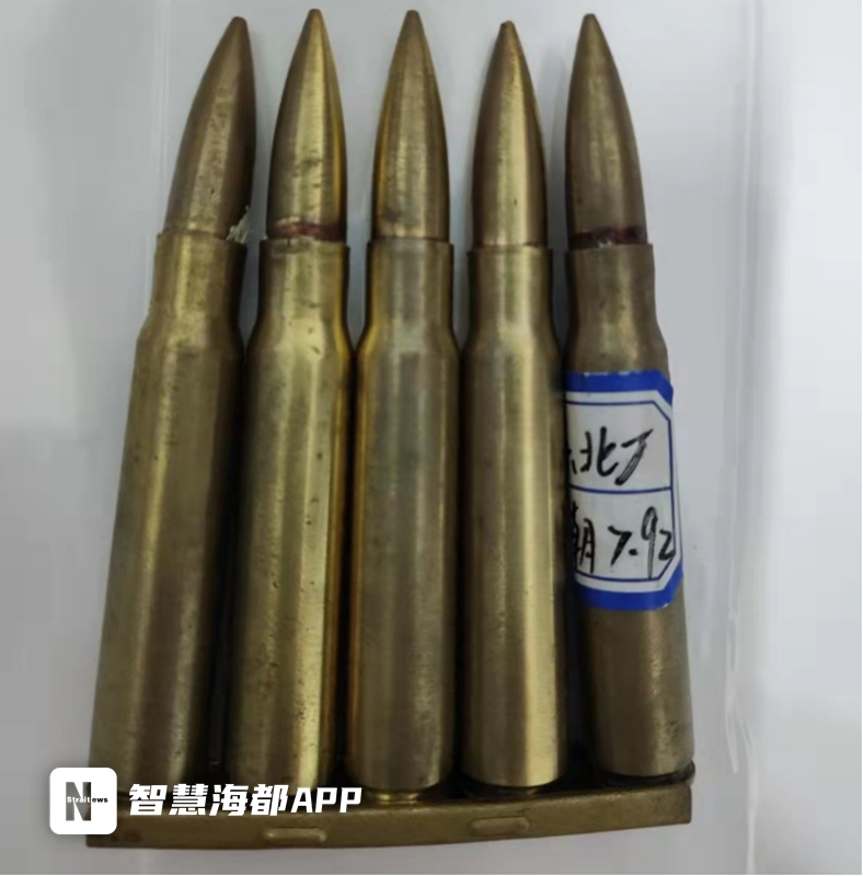 “00后”軍事迷捐贈超百件文物：勿忘歷史，吾輩當(dāng)自強